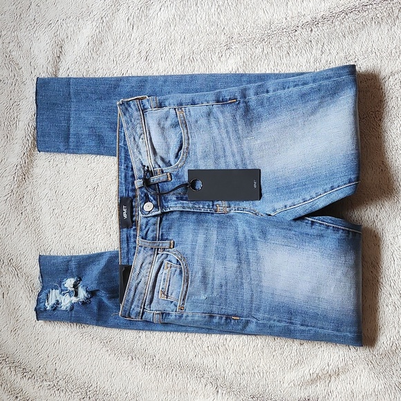 VERVET BY FLYING MONKEY Denim - NWT mid-rise Vervet ankle skinny fit jeans size 26 blue raw hem distressed